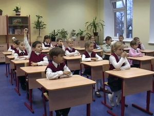 По мнению родителей воспитанию нравственности и патриотизма в школах РФ уделяется мало внимания