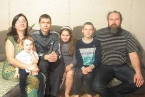 Вячеслав Гусаковский с семьей