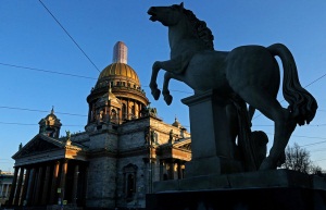Законодательное собрание северной столицы просит ускорить передачу РПЦ Исаакиевского собора