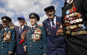 Ветеранам и инвалидам Великой Отечественной в честь Дня Победы государство выплатит по десять тысяч рублей